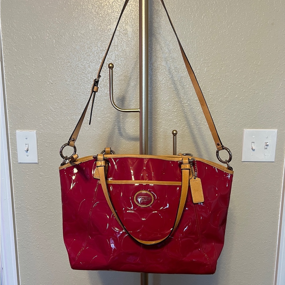 Coach Signature Embossed Patent Leather Tote | Pink Berry | Shoulder Bag